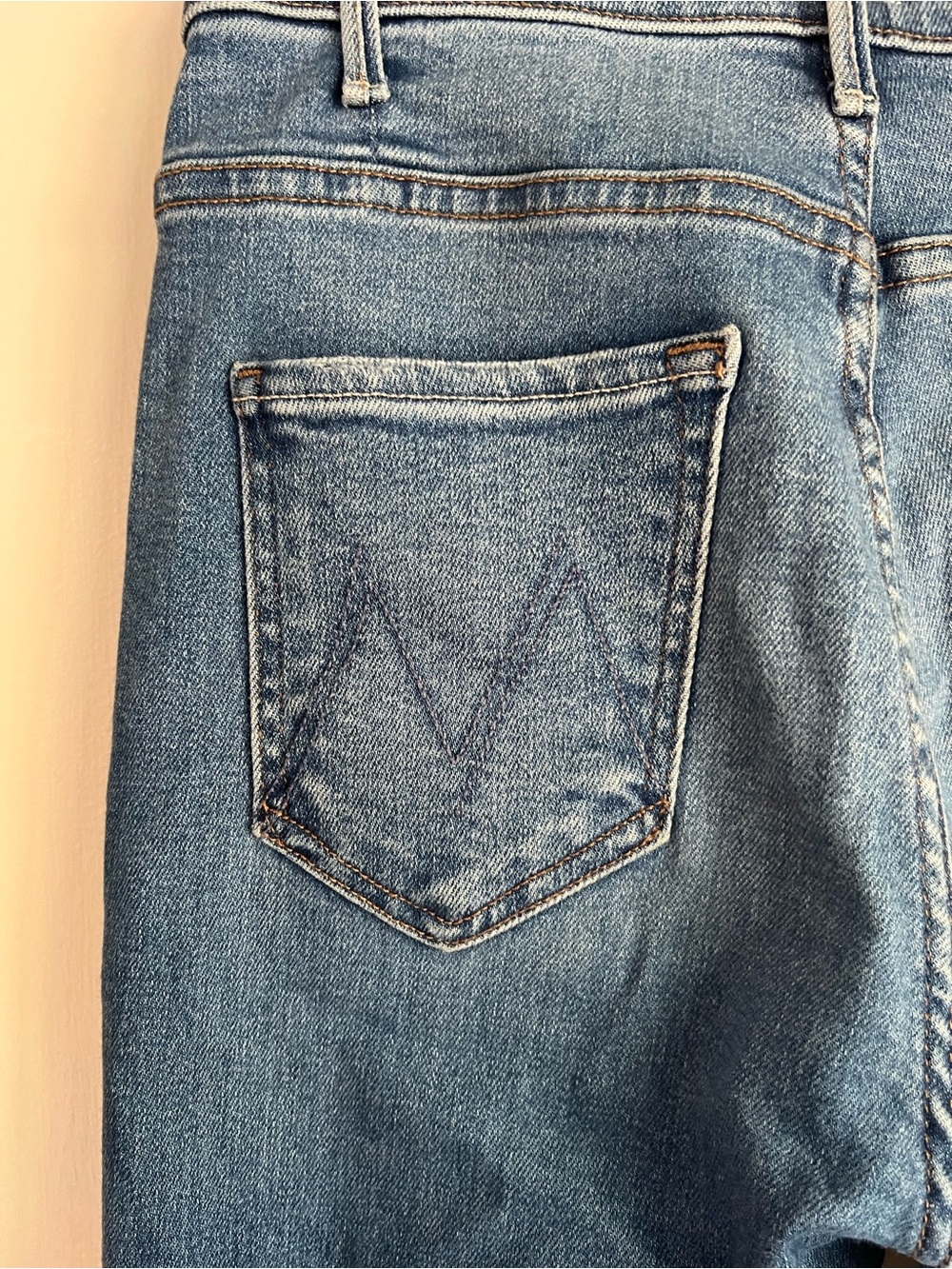 MOTHER The Hustler High-Rise Ankle Fray Jeans | Layover Wash | Size 29 - Picture 4 of 14